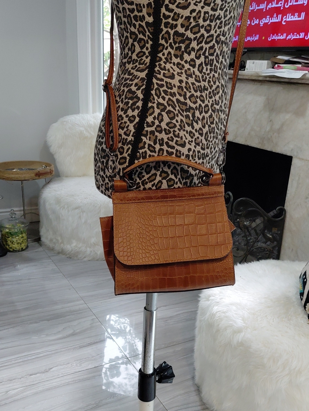 Vera Pelle Croc-Embossed Leather Crossbody Bag in Cognac Brown